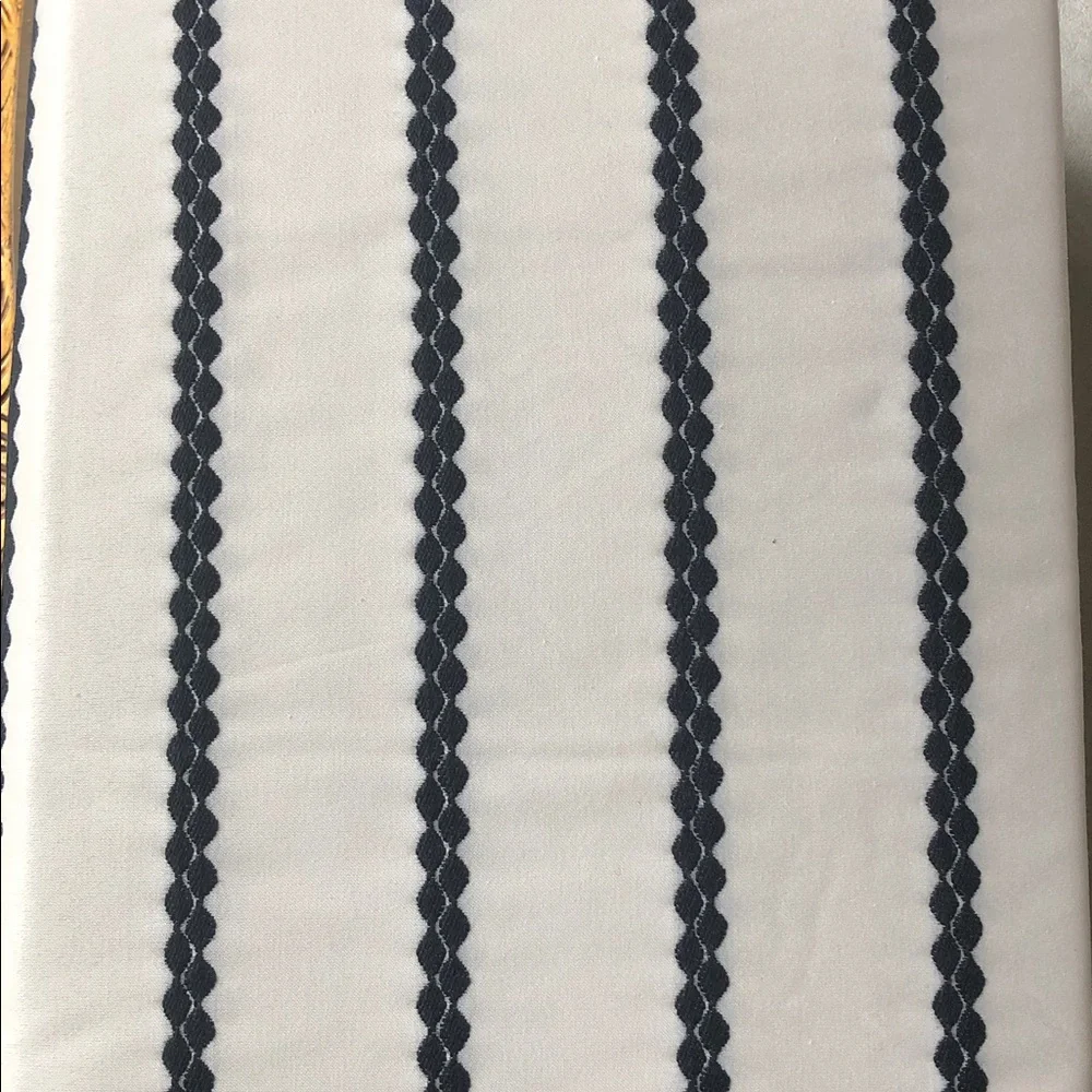 Wamsutta Manhattan King Duvet Cover Cream Embroidered Black Stripes 110” X 96”